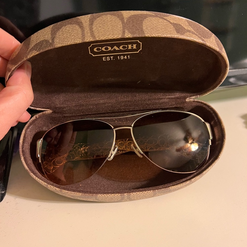 Coach sunglasses - Picture 2 of 3